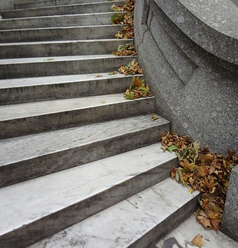 Comment entretenir efficacement les escaliers en marbre ?