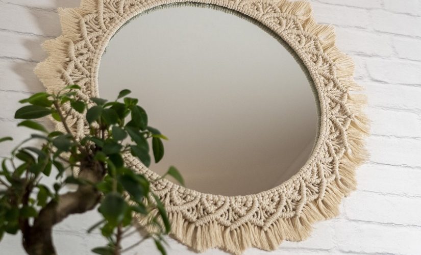 Sept idées originales pour customiser un miroir sans cadre