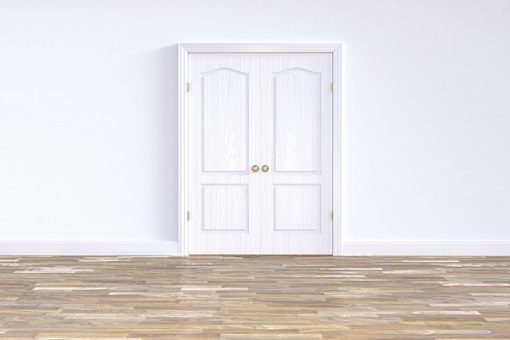 Est-ce que je dois respecter les dimensions d’une porte d’entrée standard ?