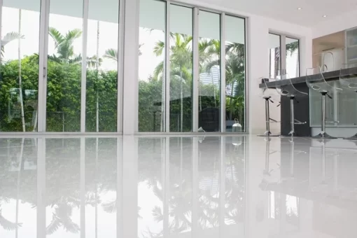 Sol en résine : polyuréthane ou époxy ?