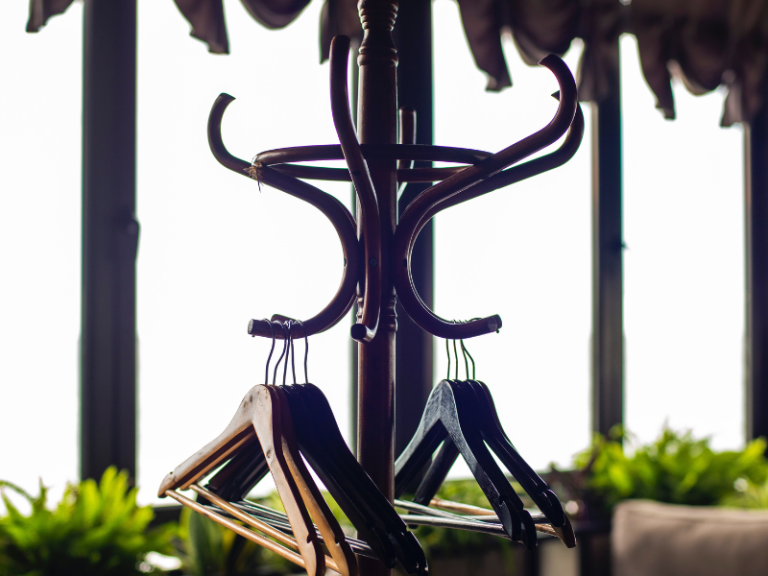 Comment Fabriquer Un Porte-manteau Fonctionnel à Partir De Palettes En