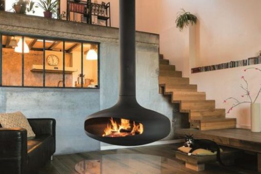 Cheminées suspendues : l’art de chauffer la maison avec style !
