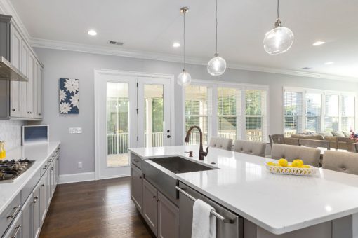 Comment réussir la pose de votre comptoir de cuisine en granite : conseils et astuces