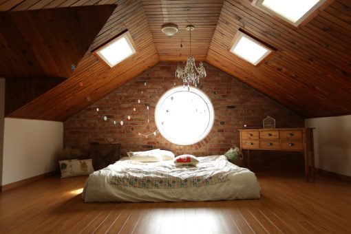 Guide d&rsquo;entretien du parquet en bois exotique : conseils et astuces