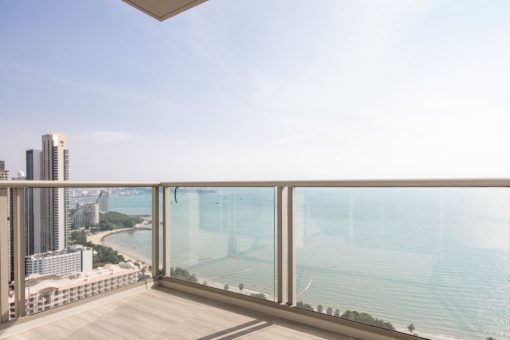 Coût et complexité de l&rsquo;installation d&rsquo;une rambarde de balcon en verre