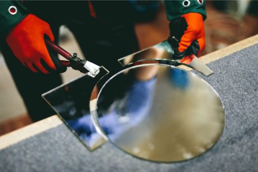 Maîtriser l&rsquo;art de la découpe de verre : guide complet pour les novices