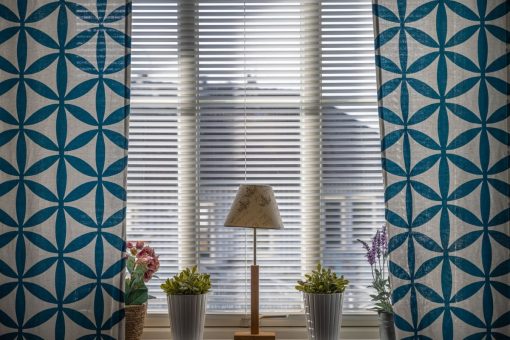 Les avantages des stores décoratifs dans la décoration d&rsquo;intérieur