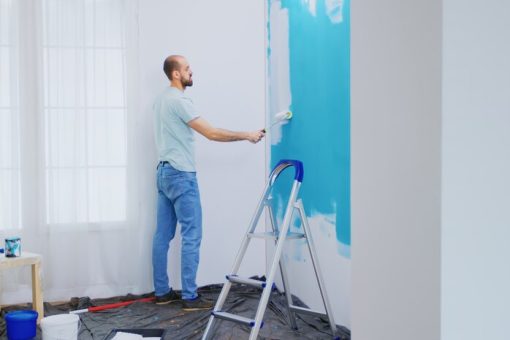 Deux couches de peinture : la règle d&rsquo;or pour une couverture optimale