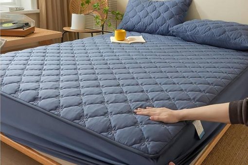 Housses de matelas imperméables vs housses de matelas standard : quelles sont les différences ?