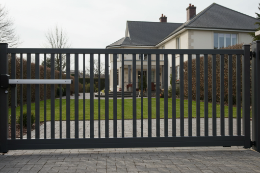 Sécurisez votre entrée avec un portail motorisé