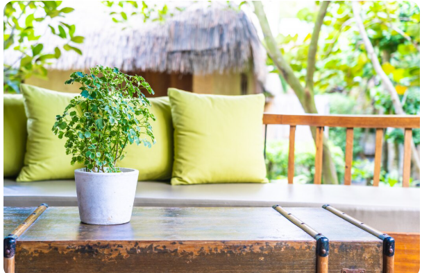 Notre sélection des plus belles tables de balcon suspendues