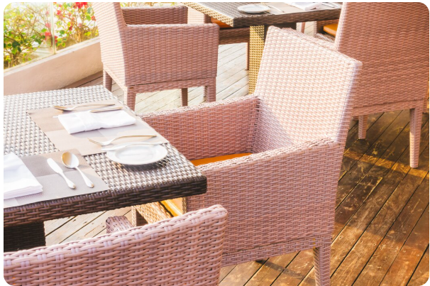 La table de balcon suspendue est-elle vraiment pratique au quotidien ?