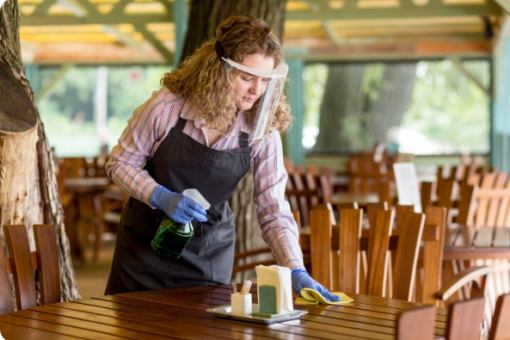 Fabriquer sa propre table de balcon suspendue : le tuto facile