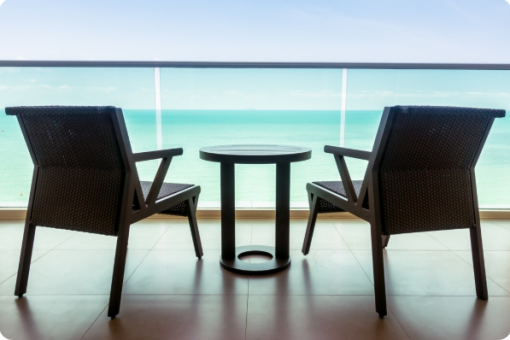 La chaise de balcon pliante, une valeur sûre pour les petits espaces