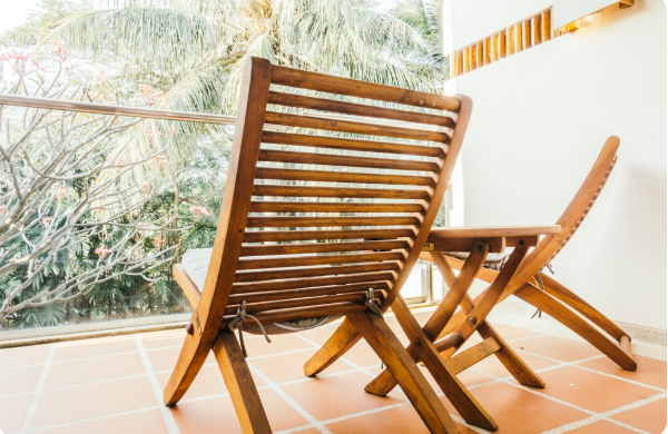 Quelle charge peut supporter une table de balcon suspendue ?