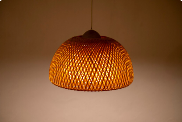 La suspension design qui va détrôner votre canapé comme star du salon