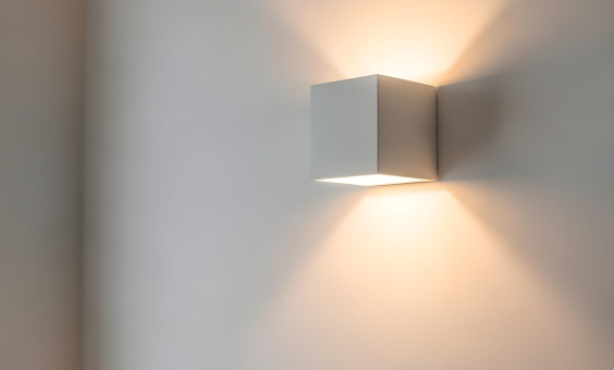 L&rsquo;applique murale, la solution miracle pour les espaces sans lumière naturelle