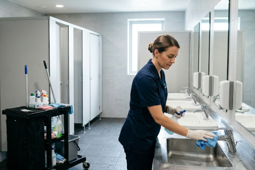 L&rsquo;hygiène des sanitaires : le miroir de l&rsquo;image de marque de votre entreprise