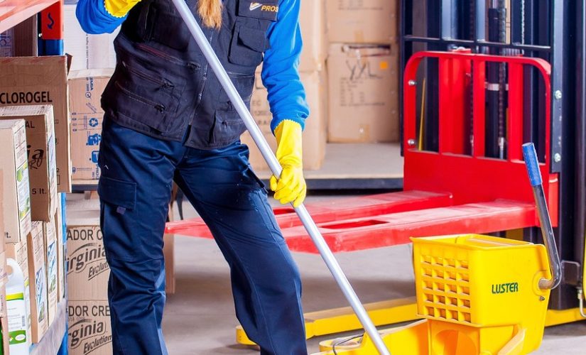 Travaux de nettoyage industriel : les solutions pour les sols fortement encrassés