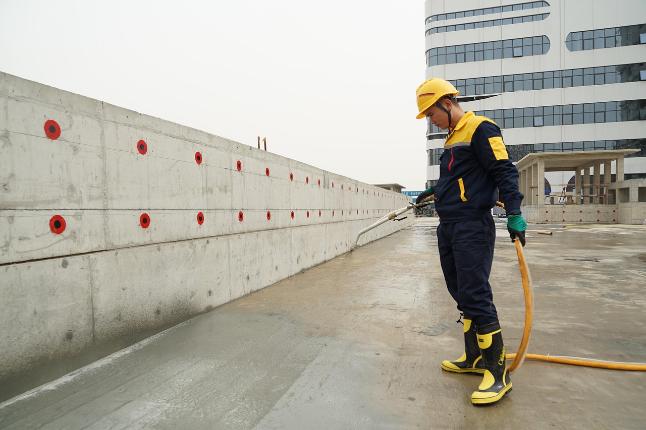 étanchéité des toitures industrielles : solutions durables et efficaces pour protéger vos bâtiments contre les infiltrations d'eau et les intempéries.
