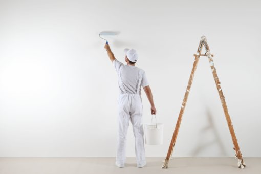 Comment choisir la bonne nuance de blanc cassé pour vos murs ?