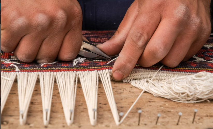 Restauration de tapis artisanale vs industrielle : choisir la bonne méthode