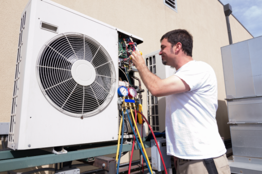 Faire réviser sa climatisation réversible et limiter les réparations