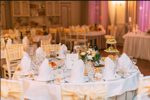 Dresser une belle table de fête: le guide pour un effet spectaculaire
