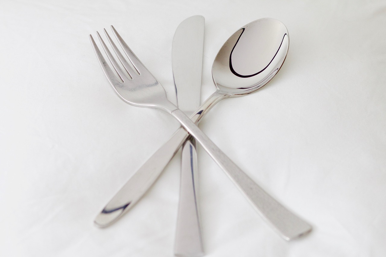 découvrez notre sélection de couverts métalliques, alliant élégance, durabilité et fonctionnalité pour sublimer chaque repas.